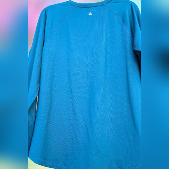 Tek Gear Adaptive Long Sleeve Performance Tee Color: Cyprus Blue,  LARGE (EUC) - Picture 10 of 12